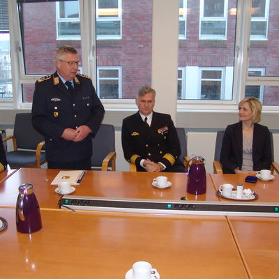 Bild vergrößern: Empfang des neuen Kommandeurs der Marineschule Mürwik, Admiral Kay-Achim Schönbach am 30.03.2017