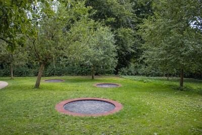 Bild vergr&ouml;&szlig;ern: Trampoline im Christiansens G&auml;rten