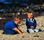 Bild vergrößern: Kinder am Strand