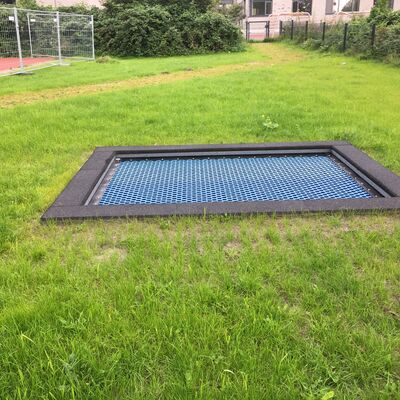Bild vergr&ouml;&szlig;ern: Comenius Schule Trampolin