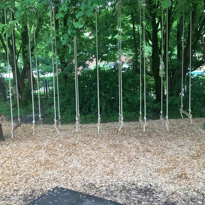 Bild vergr&ouml;&szlig;ern: Friholtschule Kletterparcour