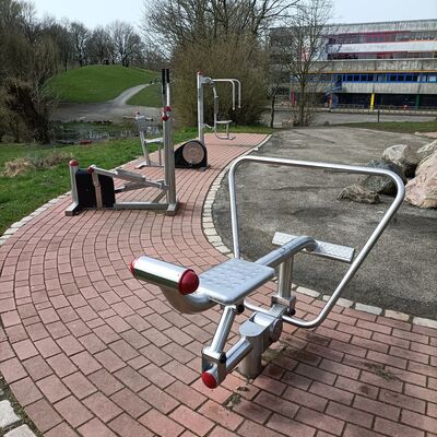 Bild vergr&ouml;&szlig;ern: Fitnessger&auml;te KTS