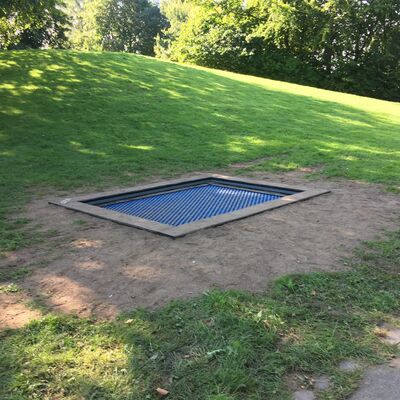 Bild vergr&ouml;&szlig;ern: Schulhof KTS Trampolin