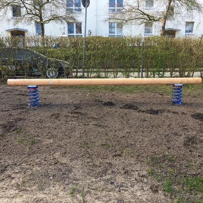 Bild vergr&ouml;&szlig;ern: Schulhof Waldschule Balancier