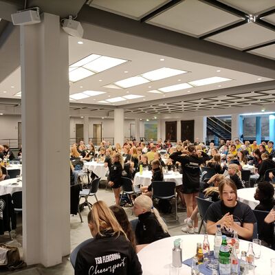 Bild vergr&ouml;&szlig;ern: Sportehrung 25 Saal