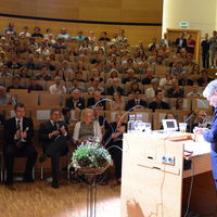 Bild vergrößern: Rede von Prof. Dr. Watter zum Hochschulfest am 11.05.2016