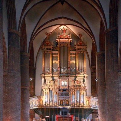 Bild vergr&ouml;&szlig;ern: St-Nikolai-Kirche - Nikolaikirchhof - S&uuml;dermarkt
