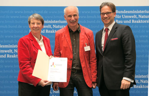 Bild vergrößern: © BMUB/Adam Berry; von links nach rechts: Dr. Barbara Hendricks, Eiko Wenzel, Florian Pronold