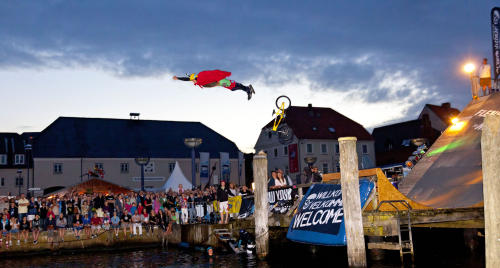 _MG_4743.CR217AUG12Nautics i FlensborgSportpiraten BMX-Jump ved havene(Foto: Lars Salomonsen)